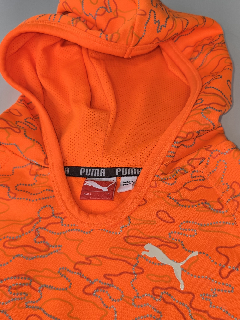 Boys Puma lightweight hoodie - bright neon orange with Camo Like pattern Size 6